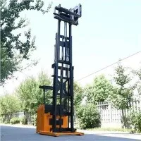 Paletni topshirish uchun stacker