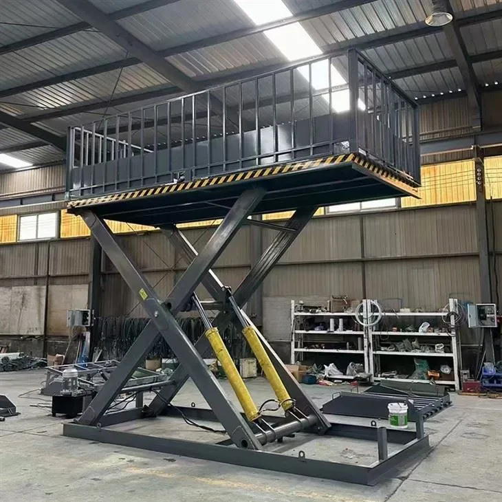 Vertikal yuk qaychi lifti